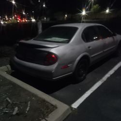 Nissan Maxima Yr.2000