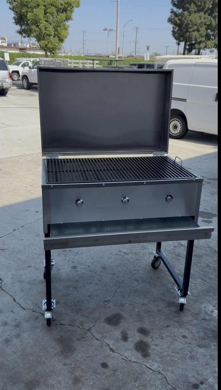 Asador Con tapa De 36” Con Patas Desmontables Durable 