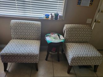Two Sofa Chair With Table Like new