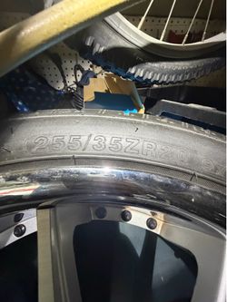 Mercedes Benz rims 20”