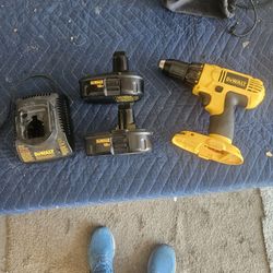 Dewalt 18v Drill and 2 Batteries