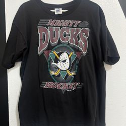Vintage Mighty Ducks NHL Single Stitch T-Shirt Hockey Disney 1993 USA Large Vtg 90s