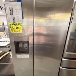 Frigidaire 25.6 Cu Ft Refrigerator 