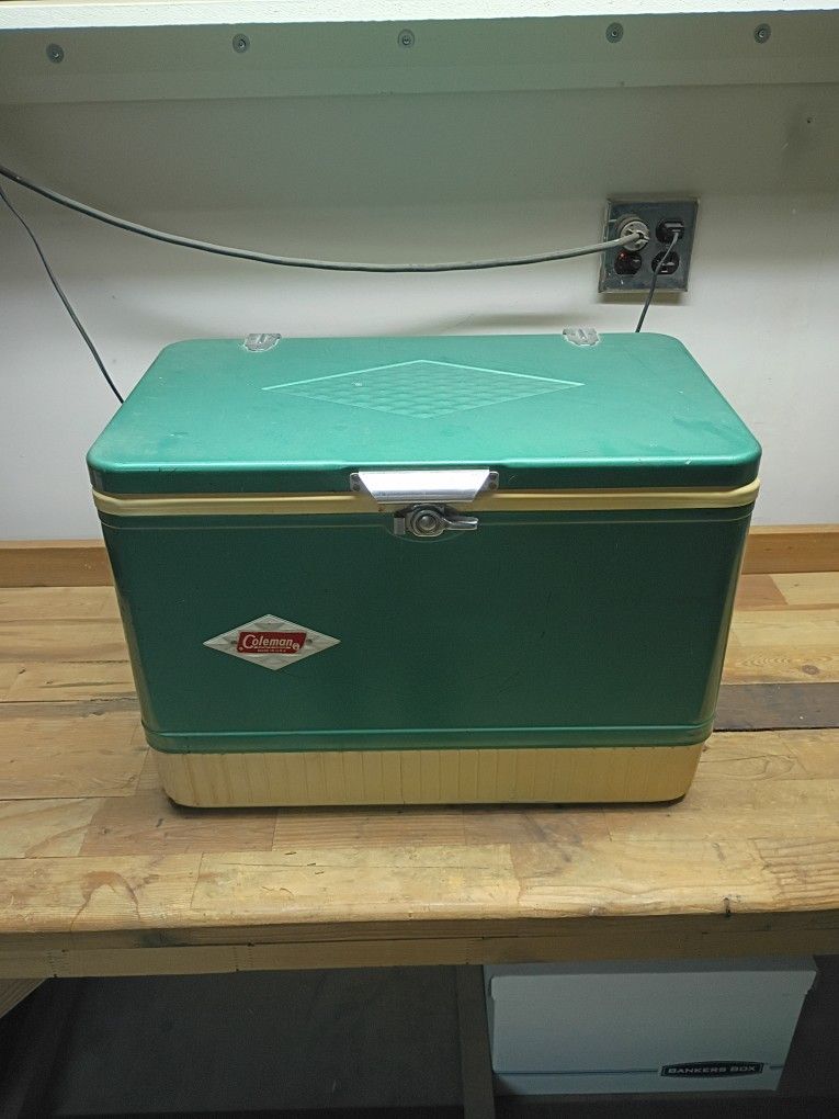 Portable Ice Chest For Drinks Sandwiches Etc