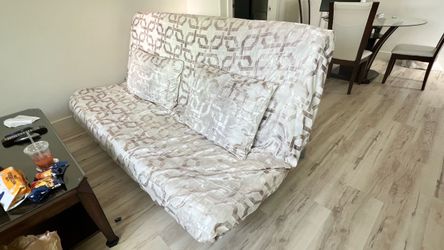 Futon / couch foldable