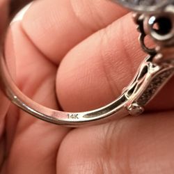 14K Gold Natural Diamond ring/ 14K Anillo con diamantes