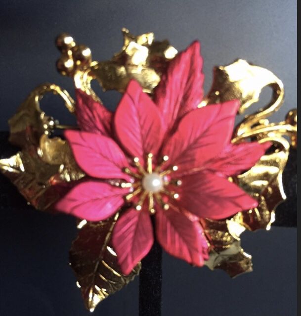 Vintage Christmas KC Poinsettia Flower With Pearl Center Brooch Pin