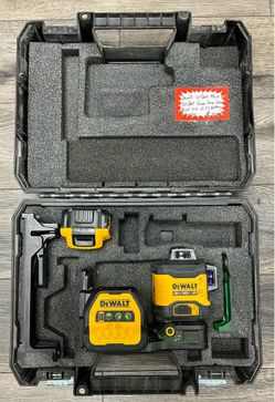 Dewalt 12V/ 20V Max XR 3x360 Green Line Laser Level Kit W/ 5.0 Battery & Charger