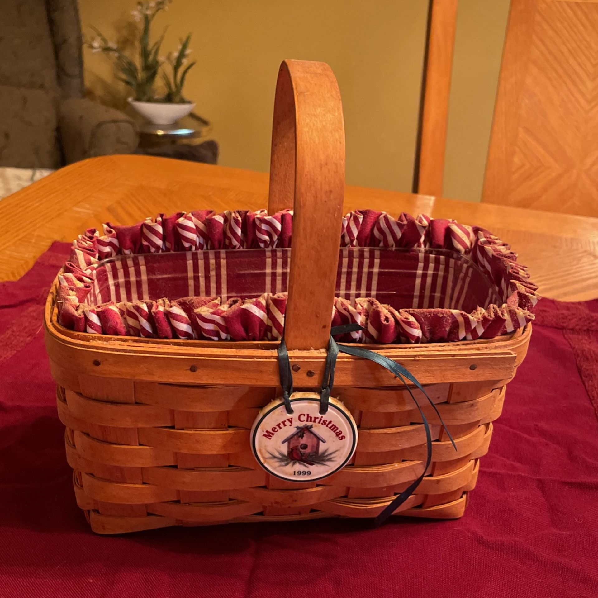 Vintage Longaberger 1999 Medium Rectangle Basket w/Liner & Protector. Includes: Tie On Charm Merry Christmas Birdhouse