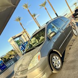 2004 Toyota Siena