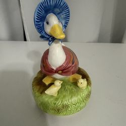 VINTAGE GORGEOUS SCHMID BEATRIX POTTER JEMIMA PUDDLES MUSIC BOX