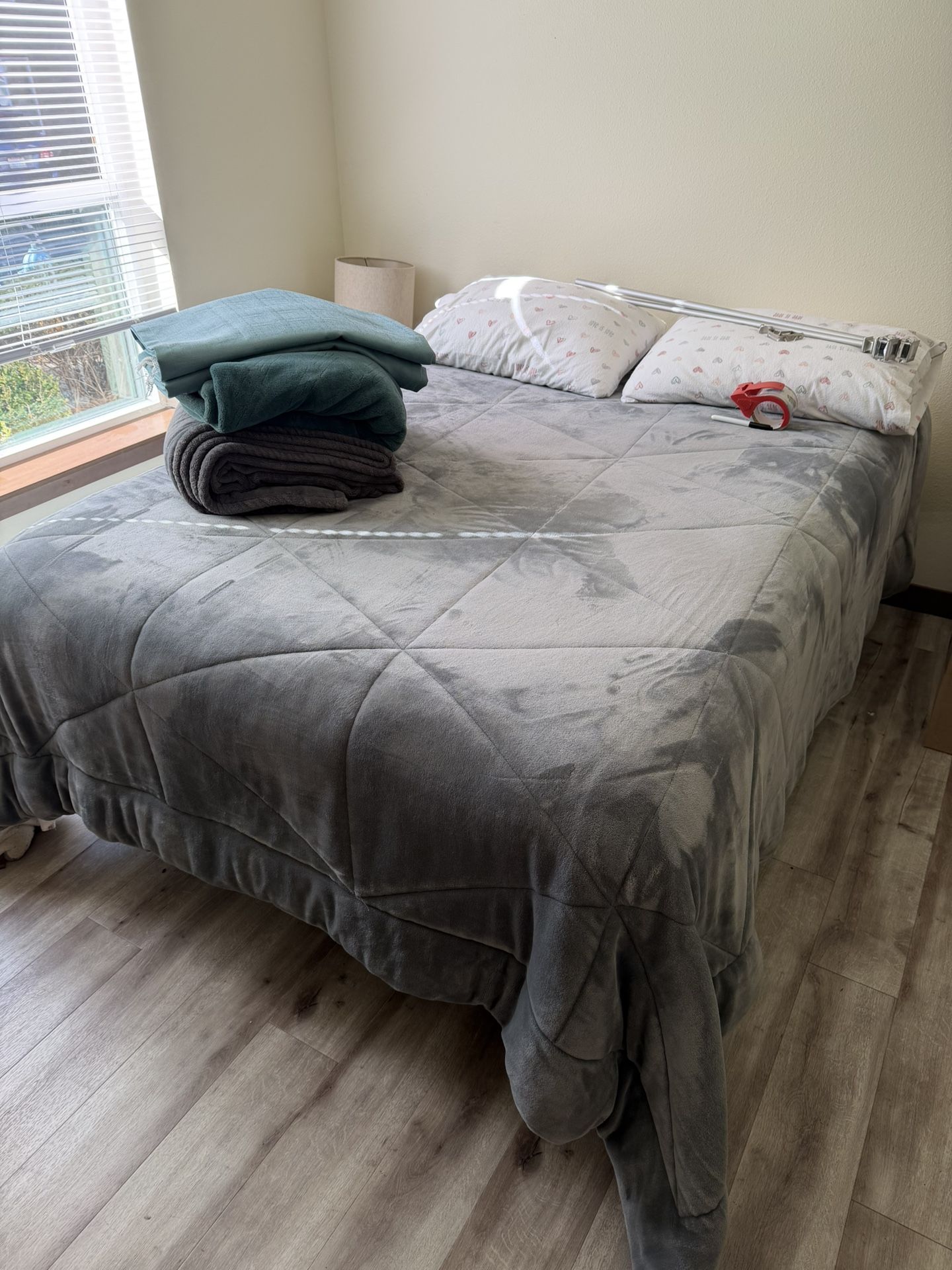 Full Queen Bed With Adjustable Base