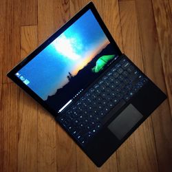 Microsoft Surface Pro 4 12.3" Touchscreen Intel Core i5-6300u 8 GB Ram 256 GB SSD 2736*1824 UHD LCD Dual Webcam HDMI Wi-Fi Bluetooth Win 10 Pro 64 