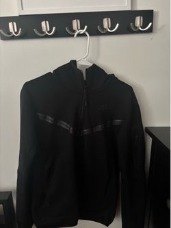Black Nike tech