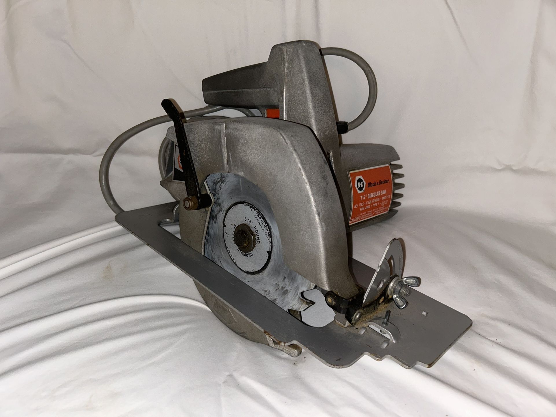 Black & Decker 1 HP 7 1/4" Circular Saw, 9.0 AMP 120 Volts