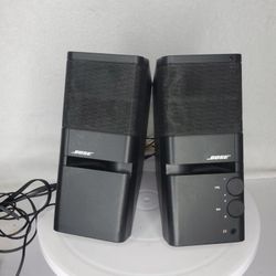 Bose Mediamate Speaker W/ Accwssories