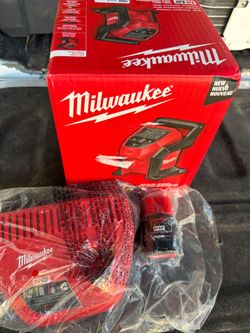 Milwaukee M12 12-Volt Lithium-Ion Cordless Electric Portable Inflator with Compact Battery Pack 2.0Ah and Charger Starter Kit