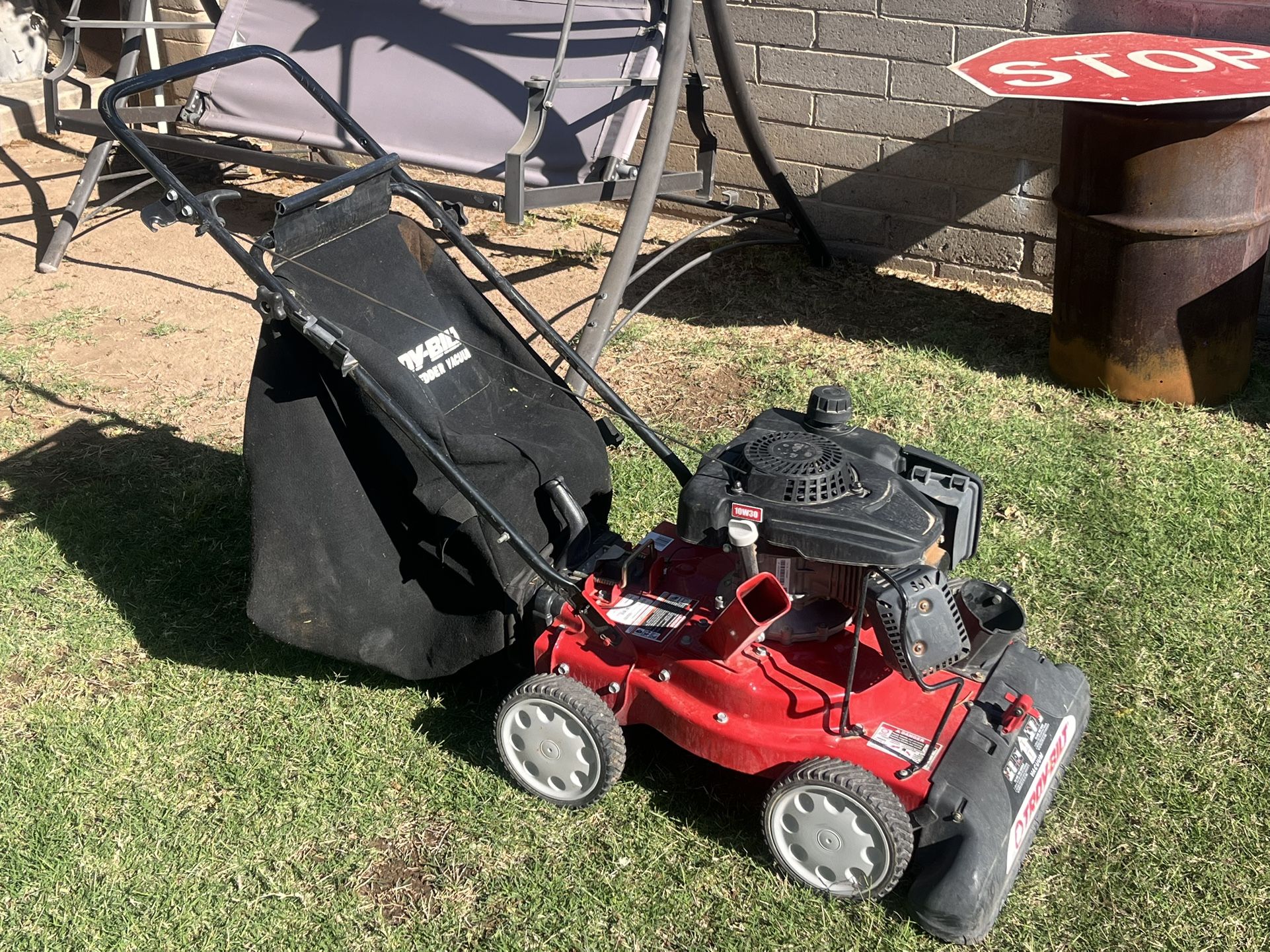 Chipper Shredder & Vacuum
