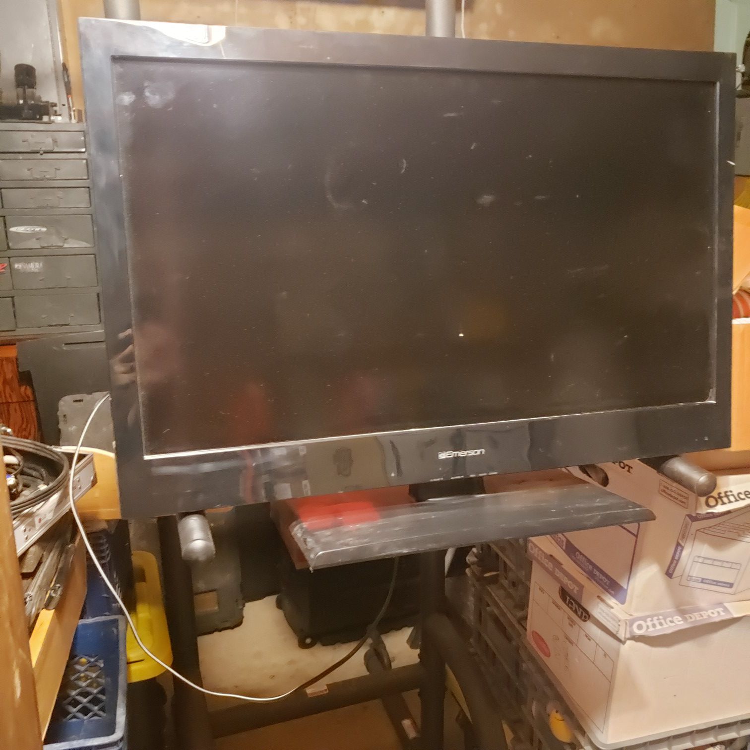 32" flat screen tv