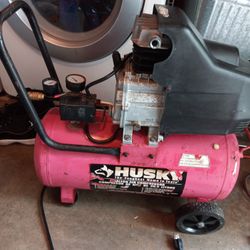 Husky Air Compressor 8 Gal Works Great $40