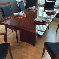 Modern Italian Rose Wood Dinning Table With 2 Extension s