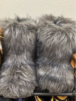 Fur boots
