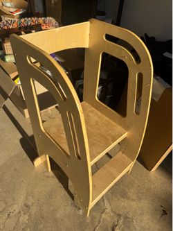 Toddler learning stool tower