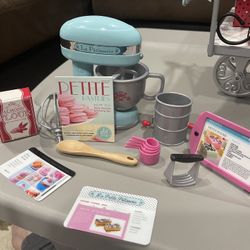 American girl Grace Thomas baking set