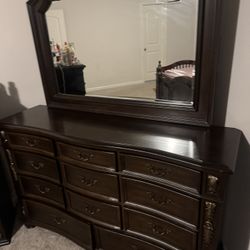 Dresser with Mirror And Chest Drawer 
