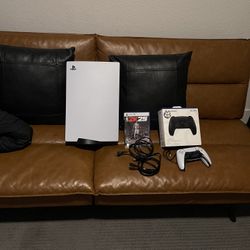 PS5 Bundle – 2 Controllers + NBA 2K25 – Excellent Condition