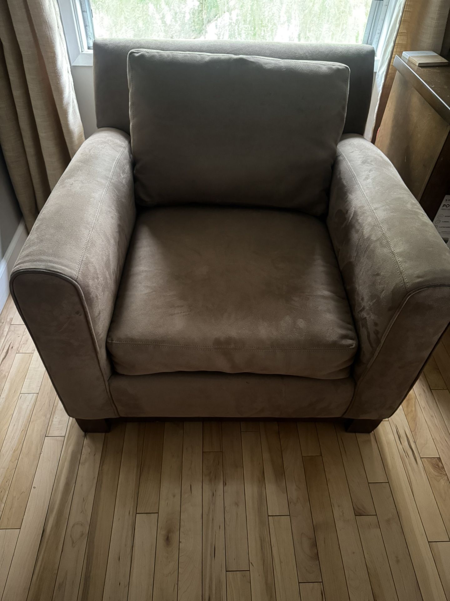 Oversized Armchair !50