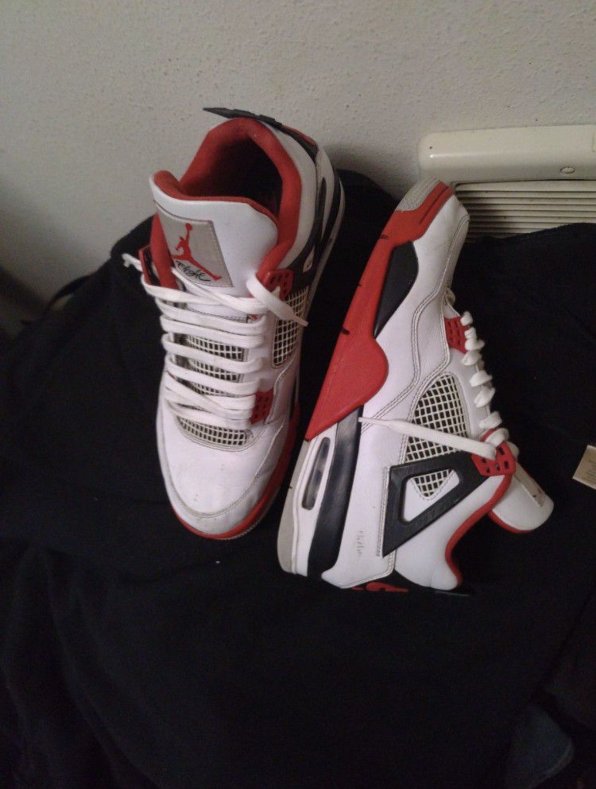 Jordan 4 Fire Red