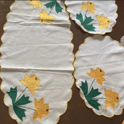 Set Of 3 Coffee Table And Side Table Crochet , $12