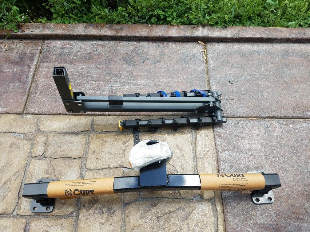 BRAND NEW CURT TRAILER HITCH WITH 4 BIKE HITCH MOUNTED BIKE RACK for AUDI Q7 for Sale in