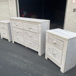 Brand New BEAUTIFUL FARMHOUSE OFF WHITE DRESSER AND NIGHTSTANDS 