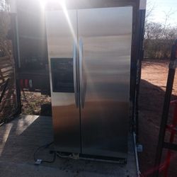 22 Cubic Foot Stainless KitchenAid Refrigerator Frost-free