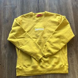 Supreme Mustard Box Logo Crewneck !