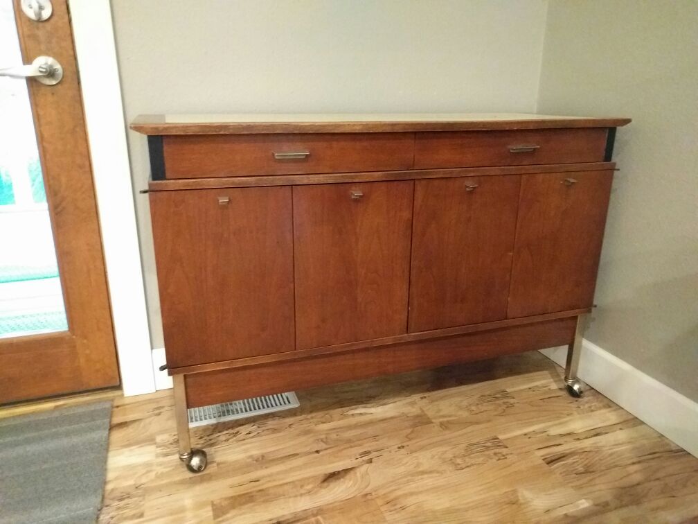 Fancyman Vintage Liquor Cabinet with Hidden Key Lock