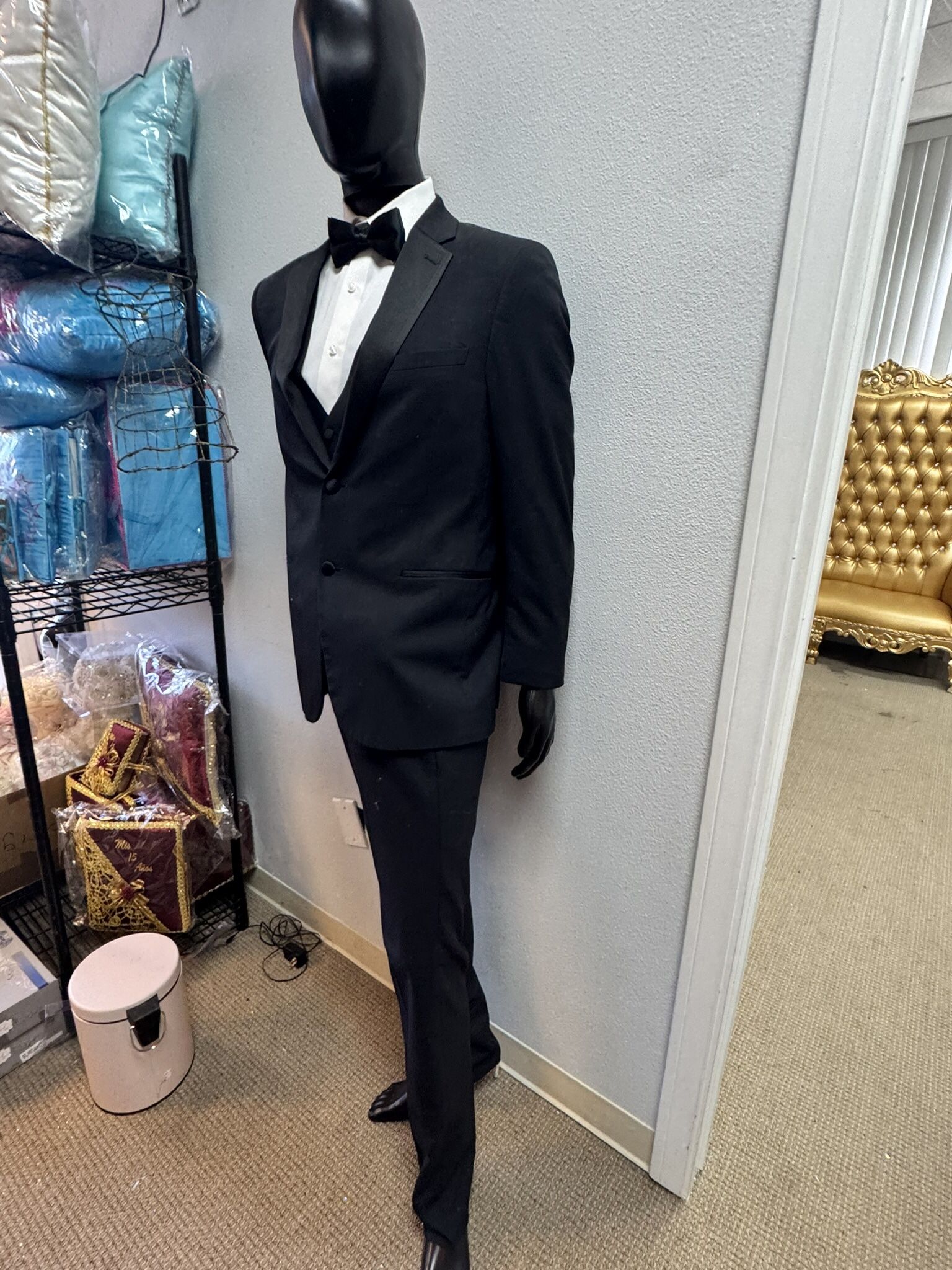 Boutique closing store