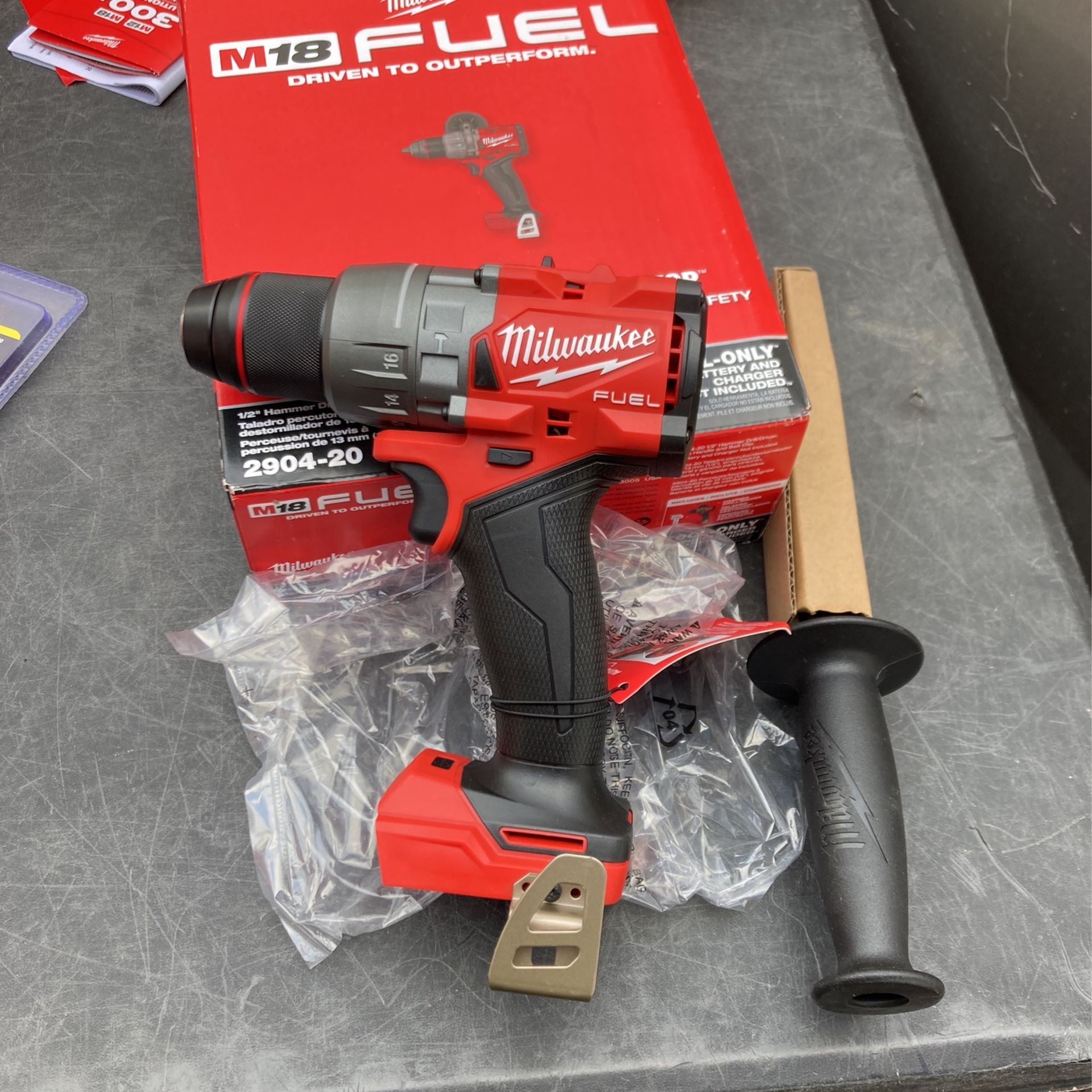 MILWAUKEE M18 FUEL 1/2” HAMMER DRILL/DRIVER 