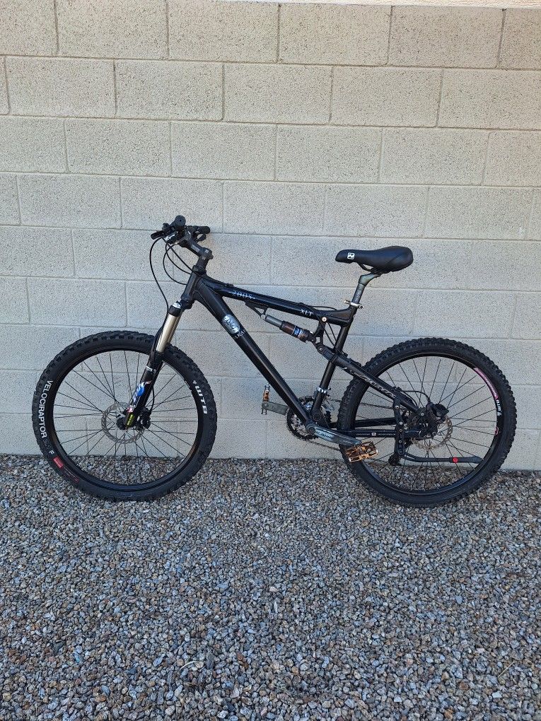 JAMIS DAKAR 26 INCH FULL SUSPENSION MOUNTAIN BIKE ( CHECK MY OTHER BIKES)
