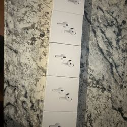 AirPods 4