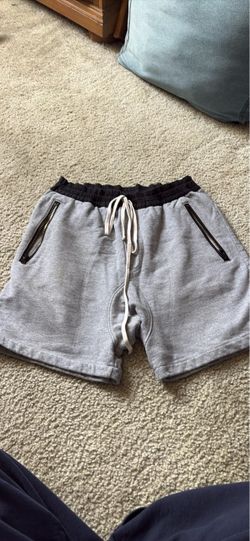 Fear of god “FOG ESSENTIALS”