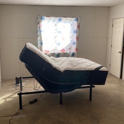 QUEEN DREAM-CLOUD MEMORY FOAM MATTRESS WITH ADJUSTABLE BASE