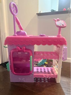 Minnie shopping store