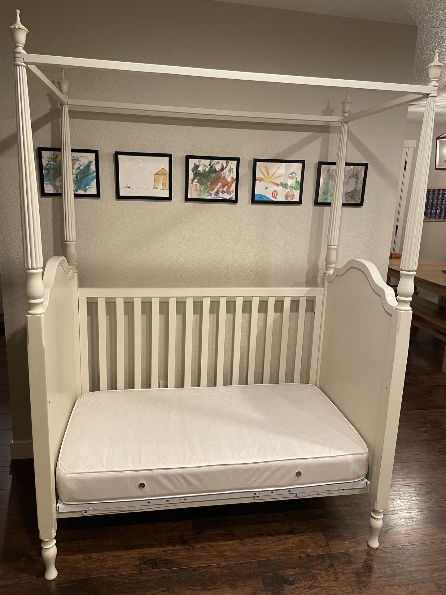 Toddler Bed - Four Poster Bed w/ Mattress