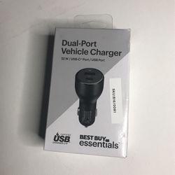 Best Buy essentials- 32 W Vehicle Charger with 1 USB-C & 1 USB Port - Black