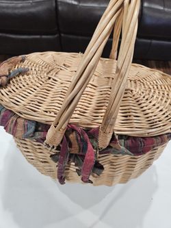 Vintage Woven Wicker Picnic Basket. Antique, Perfect For Outdoors. 