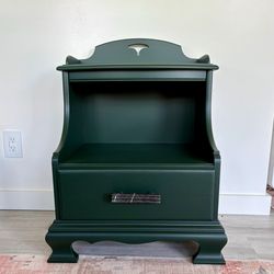 Green Nightstand – Clean, Modern, Compact