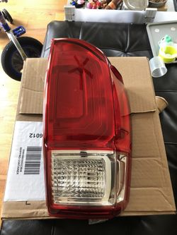2016/2019 Toyota Tacoma OEM passenger taillight
